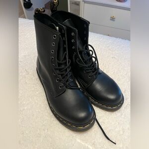 Dr. Martens boots women’s new size 11
